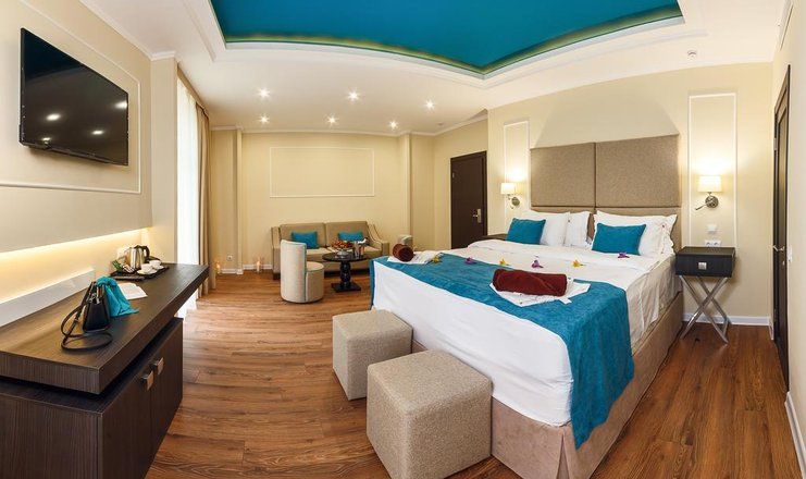 Отель "Голубая лагуна"