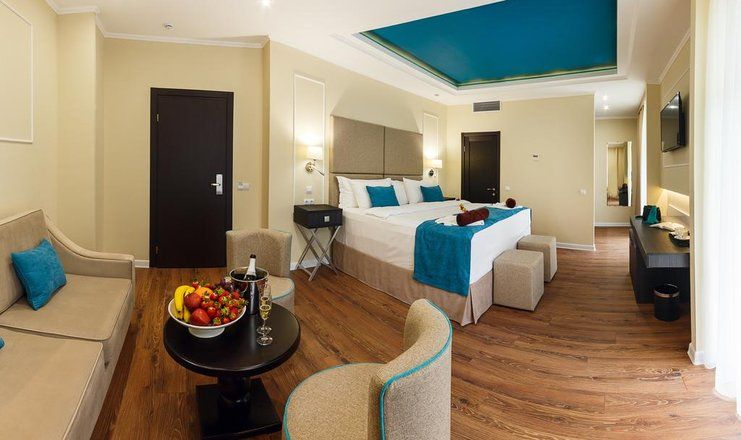 Отель "Голубая лагуна"