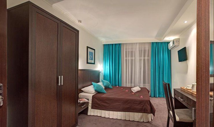 Отель "Голубая лагуна"