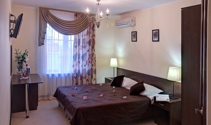 Отель "Голубая лагуна"